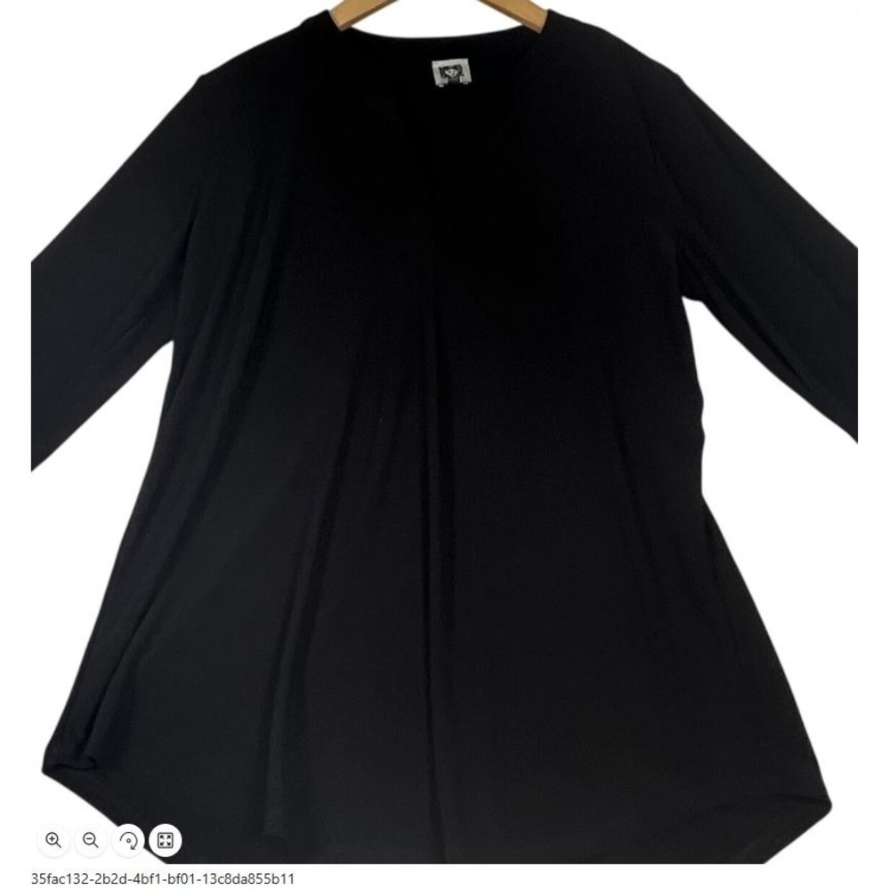 Anne Klein Black V-Neck Long Sleeve Tunic Top with Gold Hardware Size M
